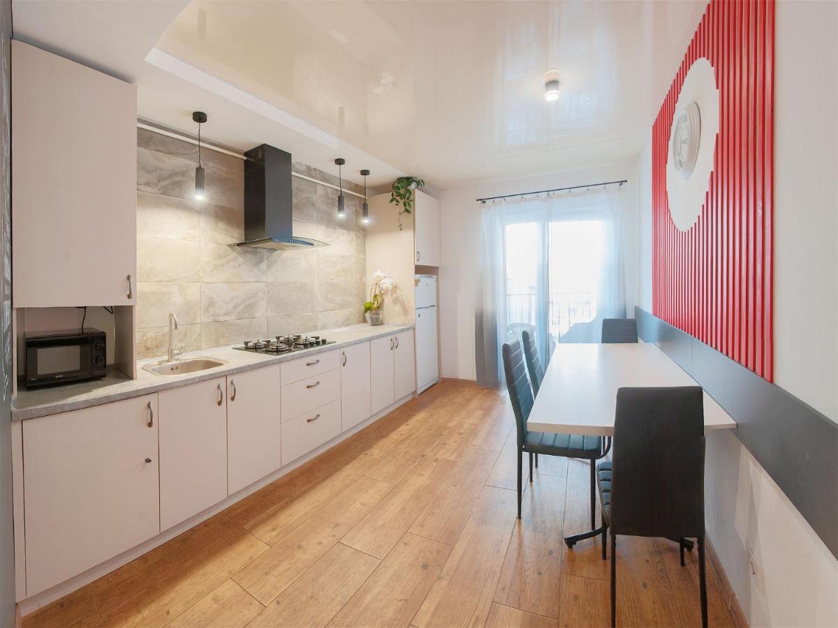 Monro Apartment Lviv Bagian luar foto